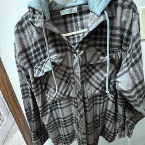 Arizona Jean Company Gray and Black Plaid Hooded Jacket